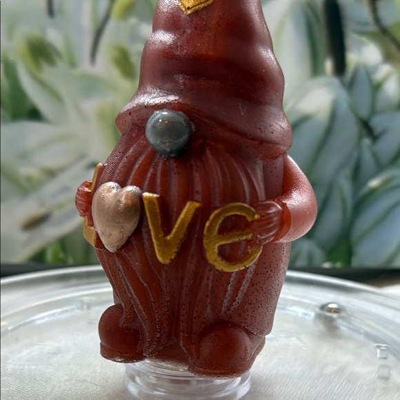 Love Gnome Figurine - Red and Gold - Picture 7 of 9